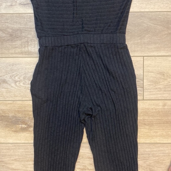 Michael Stars | Rex |‎ Ribbed V neck Jumpsuit - Picture 10 of 16
